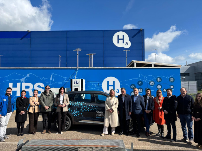 Huesca pone en valor el talento y la colaboración empresarial en una visita a la Fundación Hidrógeno de Aragón