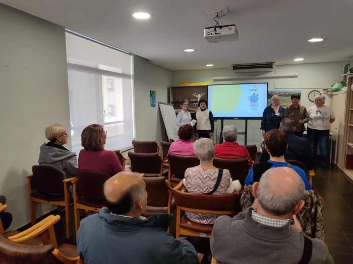 “60 y más” impulsa la promoción social con la difusión del tríptico ‘72 horas’ ante emergencias