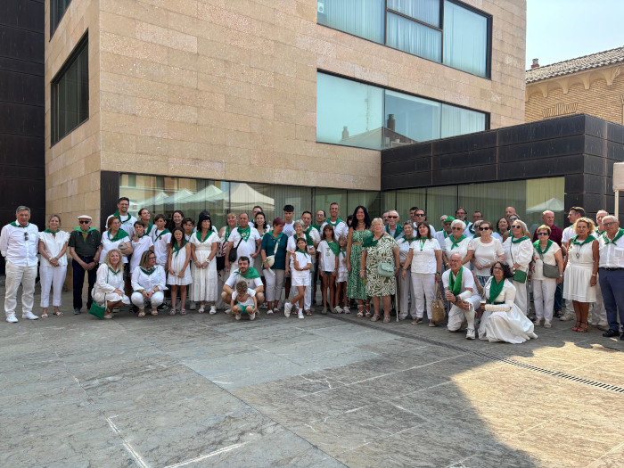 El Ayuntamiento recibe a los oscenses que viven fuera de Huesca