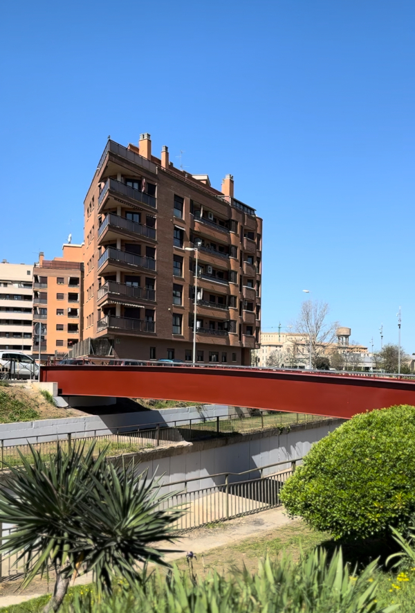Imagen Reabre la pasarela peatonal sobre el río Isuela