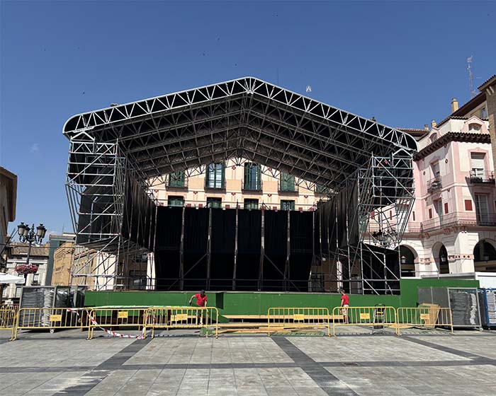 El Ayuntamiento de Huesca despliega un amplio dispositivo de montaje y adecuación de espacios para las fiestas de San Lorenzo